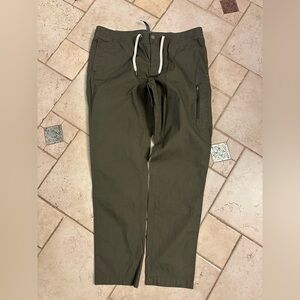 Vuori Dark Green Rip Stop Athletic Pants Mens size XXL